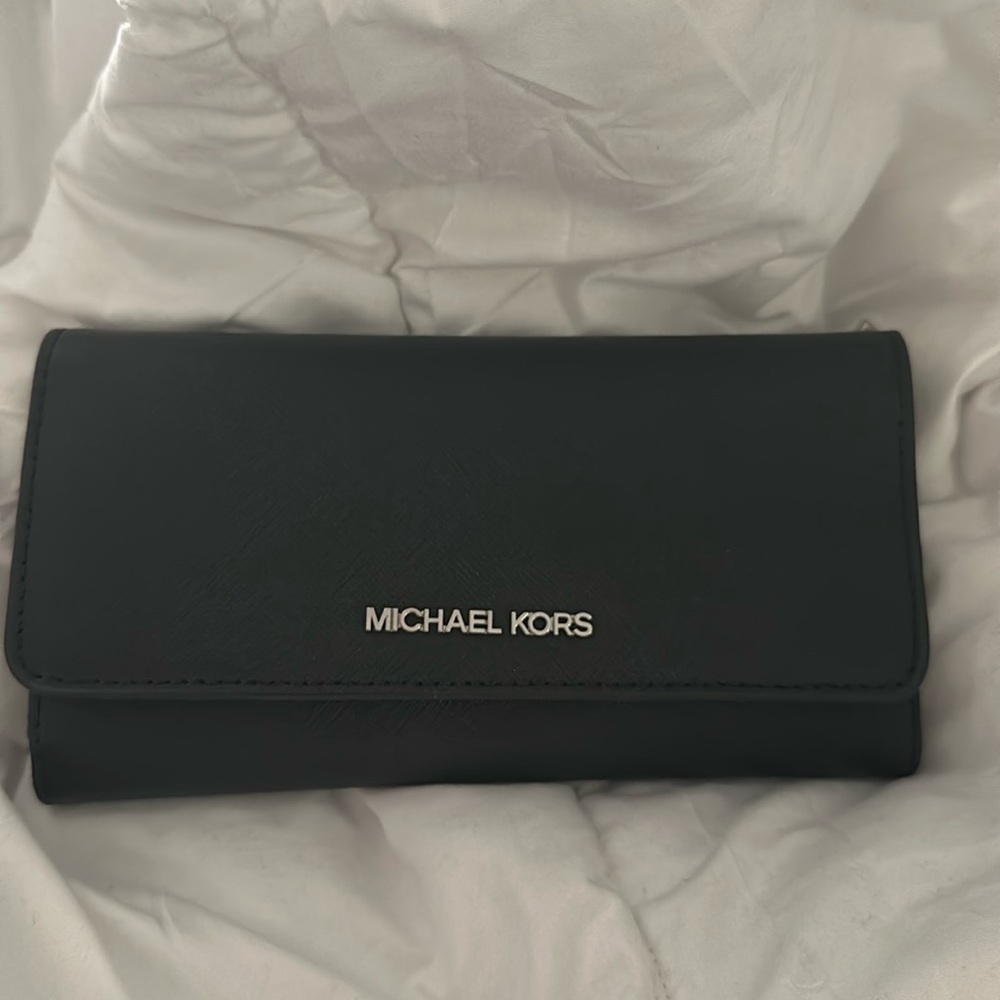 Michael Kors Jet Set Travel Crossgrain Leather Tri-Fold Wallet